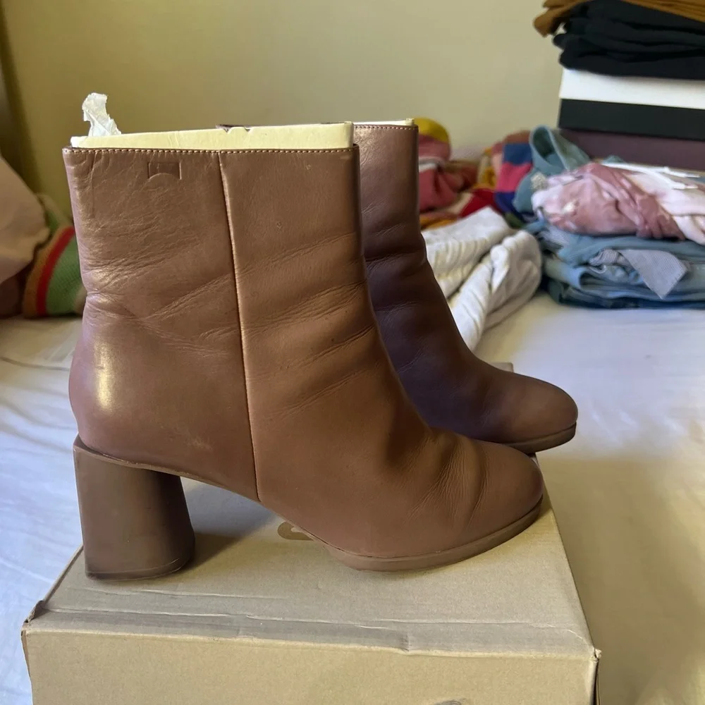 Camper Boots - Picture 2 of 5